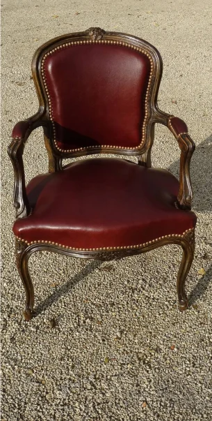 restauration de meubles à Jouy-le-Potier près d'Orléans en sologne dans le Loiret 45